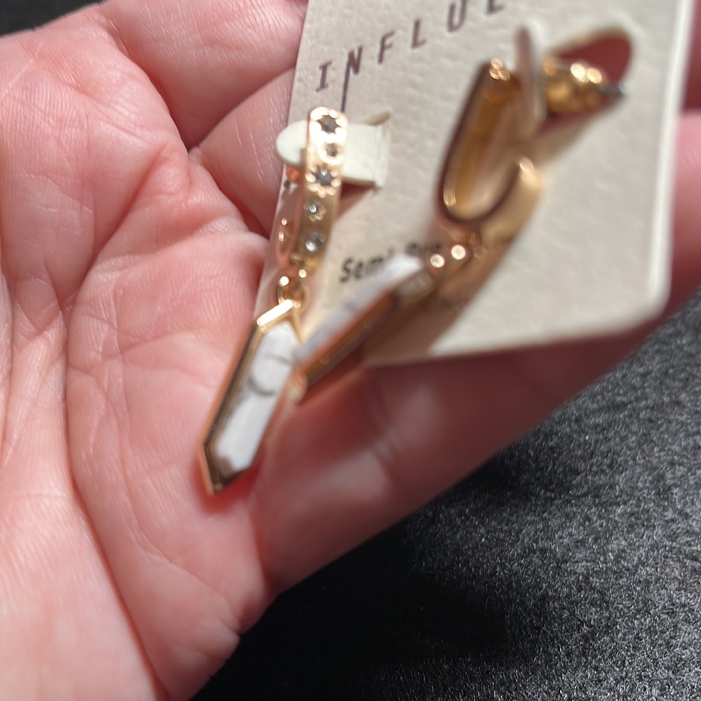 Earrings - Picture 2 of 4
